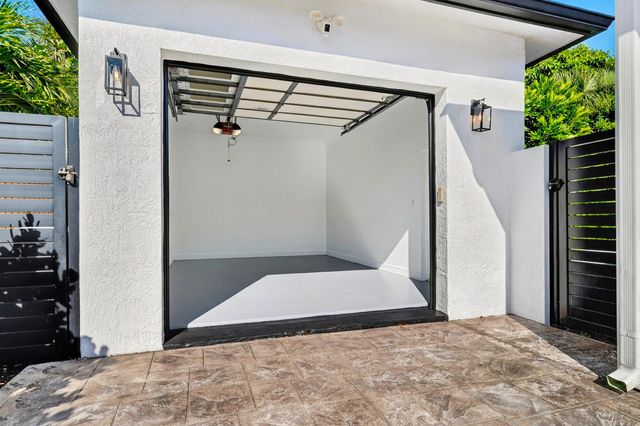 301 Pilgrim Road, West Palm Beach, FL 33405