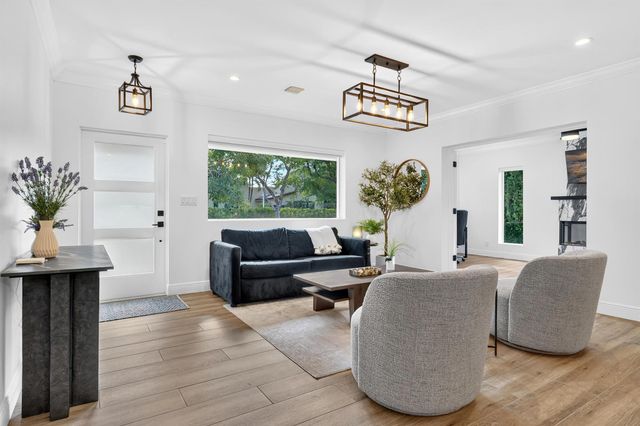 301 Pilgrim Road, West Palm Beach, FL 33405