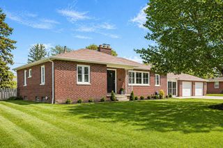 2112 Cresthill Drive, Upper Arlington, OH 43221