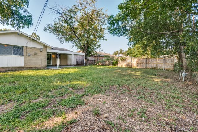 731 Seabeach Road, Dallas, TX 75232