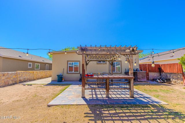 718 LT JOE MAGALLANES Road, Socorro, TX 79927