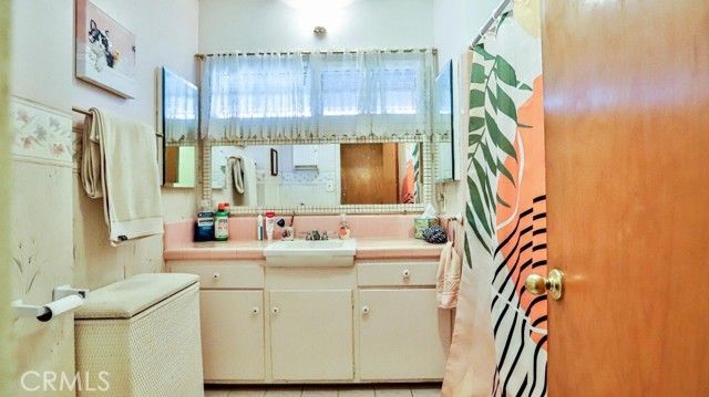 428 W 8th St, Upland, CA 91786