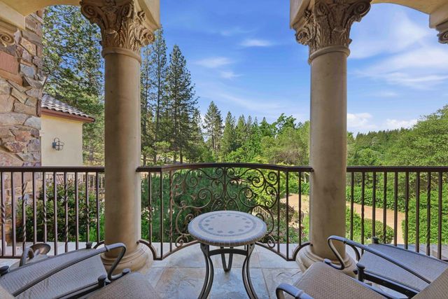 17107 Winchester Club Dr, Meadow Vista, CA 95722