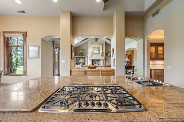 17107 Winchester Club Dr, Meadow Vista, CA 95722