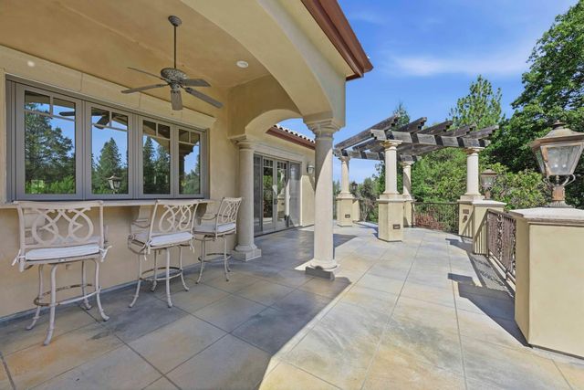 17107 Winchester Club Dr, Meadow Vista, CA 95722