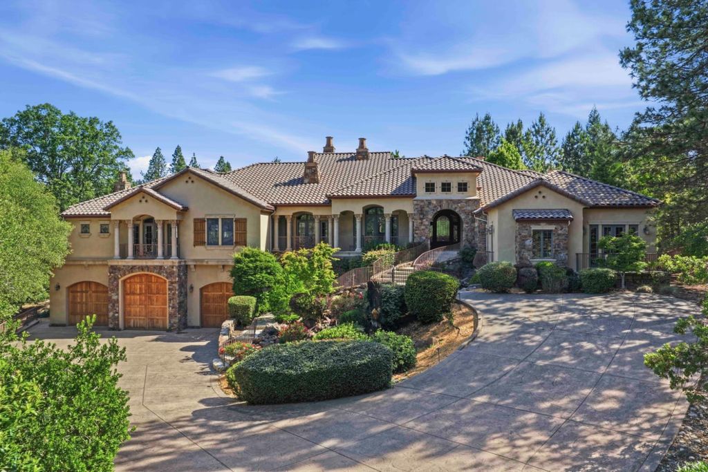 17107 Winchester Club Dr, Meadow Vista, CA 95722