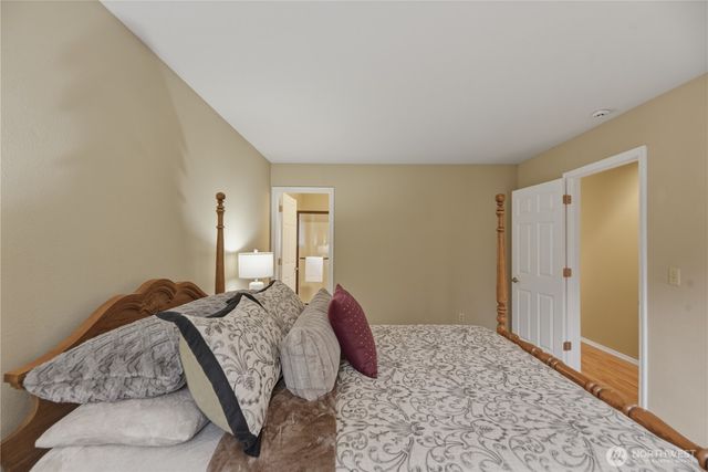 2415 SE 8th Place, Renton, WA 98055