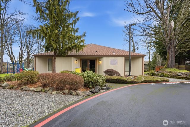 2415 SE 8th Place, Renton, WA 98055
