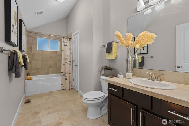 221 1st Place NE, Issaquah, WA 98027