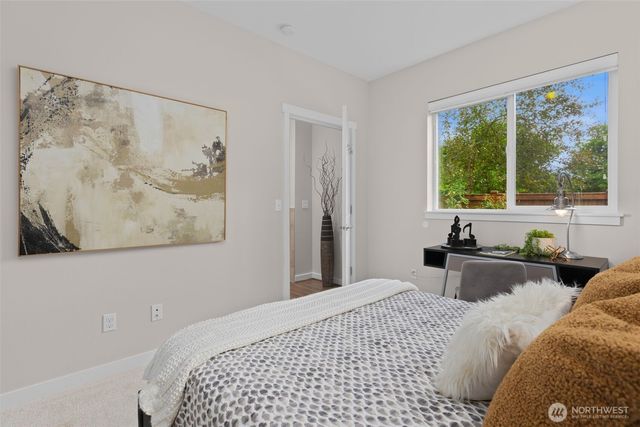 221 1st Place NE, Issaquah, WA 98027