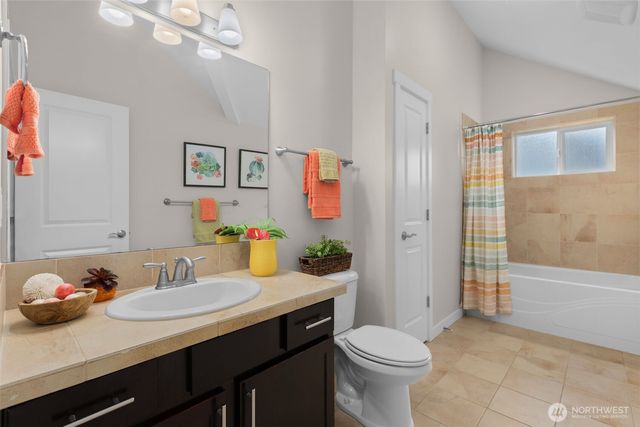 221 1st Place NE, Issaquah, WA 98027