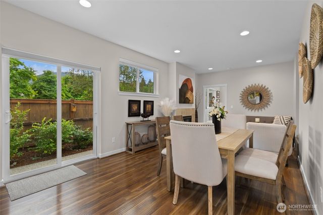 221 1st Place NE, Issaquah, WA 98027