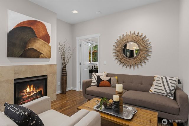 221 1st Place NE, Issaquah, WA 98027