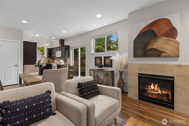 221 1st Place NE, Issaquah, WA 98027
