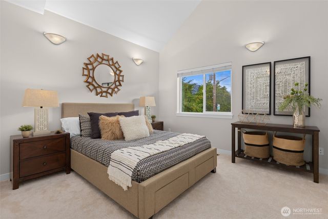 221 1st Place NE, Issaquah, WA 98027