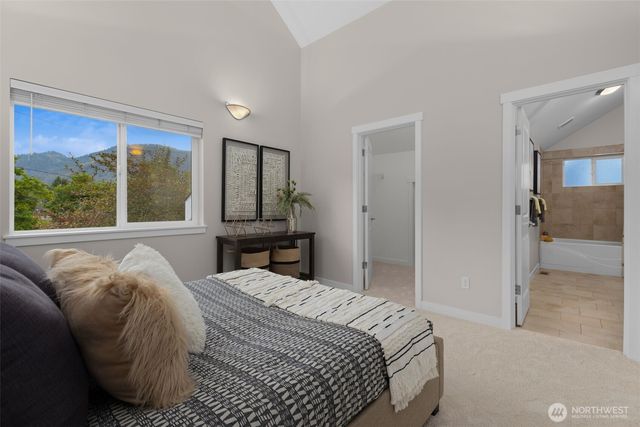 221 1st Place NE, Issaquah, WA 98027