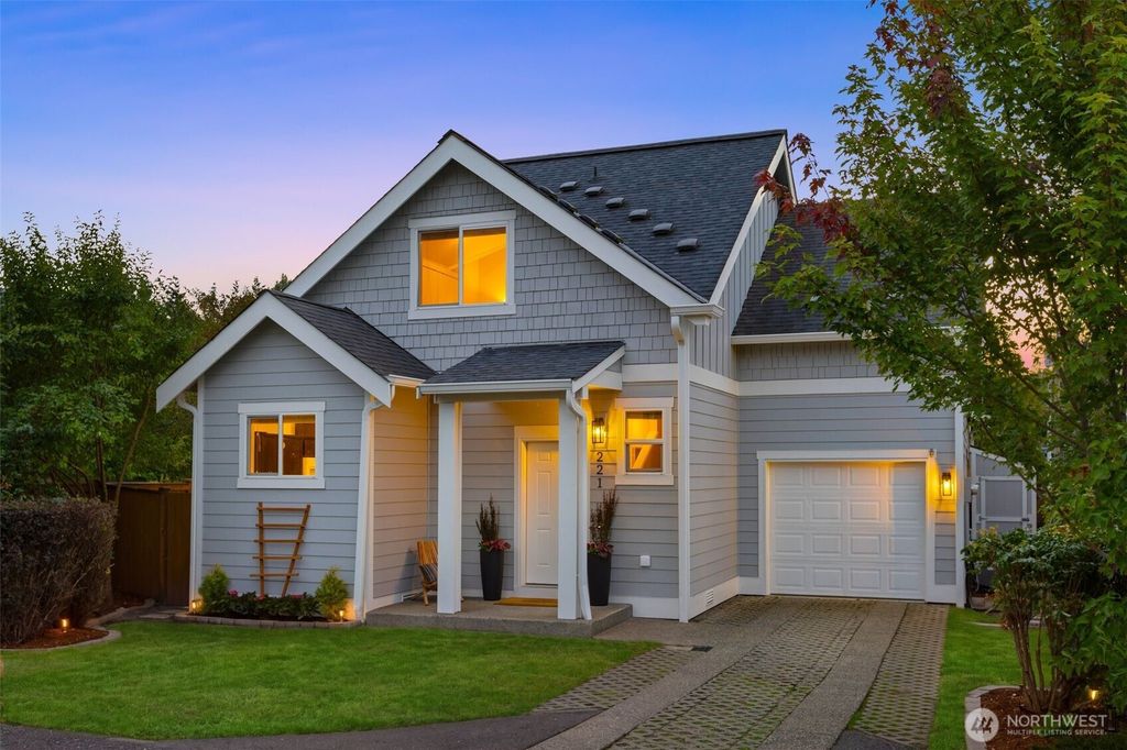 221 1st Place NE, Issaquah, WA 98027