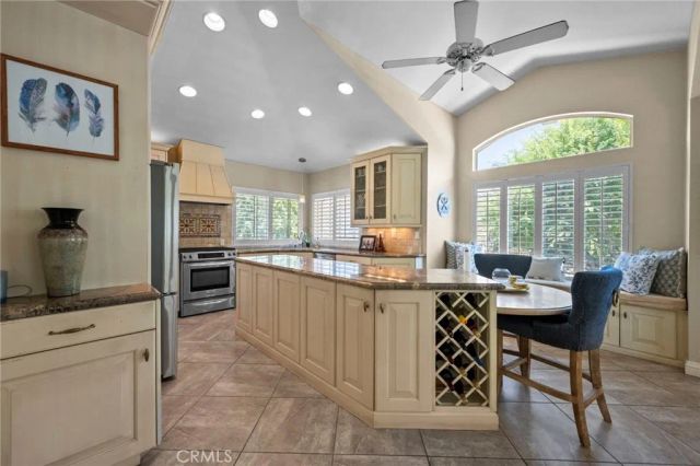 497 Bannister Way B, Simi Valley, CA 93065