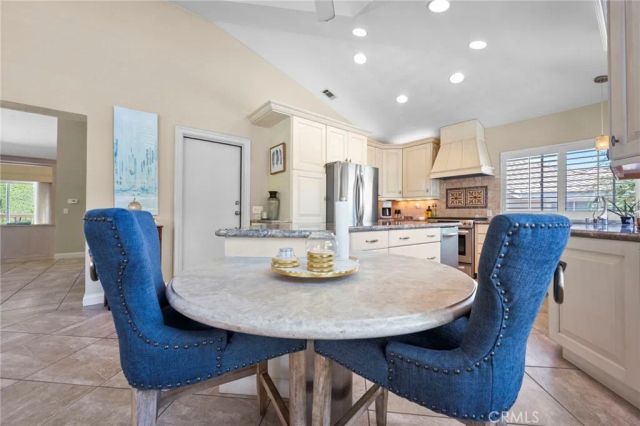 497 Bannister Way B, Simi Valley, CA 93065