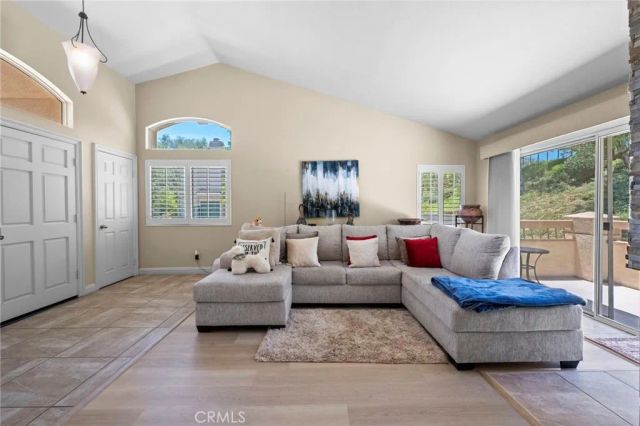 497 Bannister Way B, Simi Valley, CA 93065