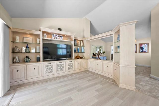 497 Bannister Way B, Simi Valley, CA 93065