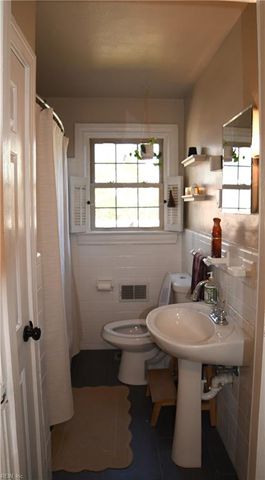 4614 High ST W, Portsmouth, VA 23703