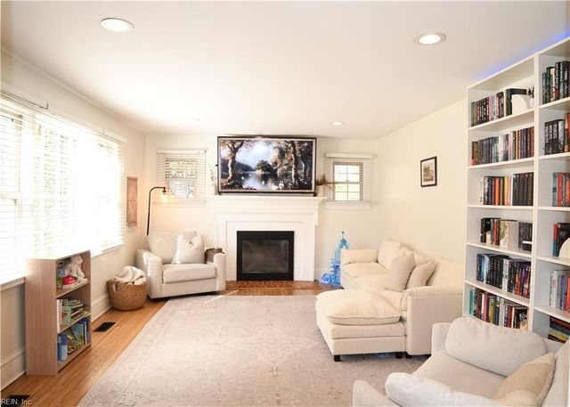 4614 High ST W, Portsmouth, VA 23703