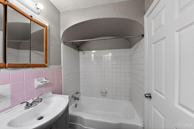1631 Goodman Avenue, North College Hill, OH 45239