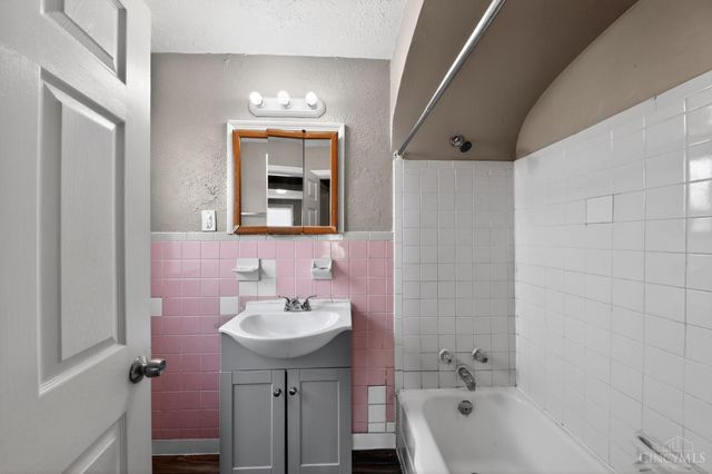 1631 Goodman Avenue, North College Hill, OH 45239