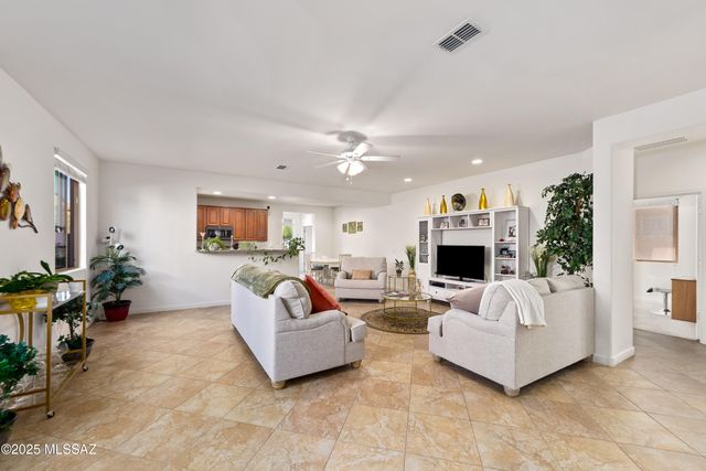 12928 N Shell Traders Court, Oro Valley, AZ 85755