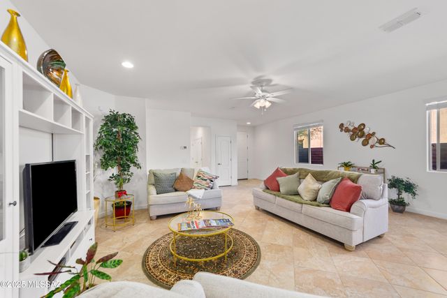 12928 N Shell Traders Court, Oro Valley, AZ 85755