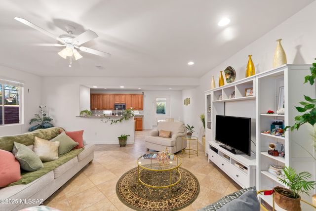 12928 N Shell Traders Court, Oro Valley, AZ 85755