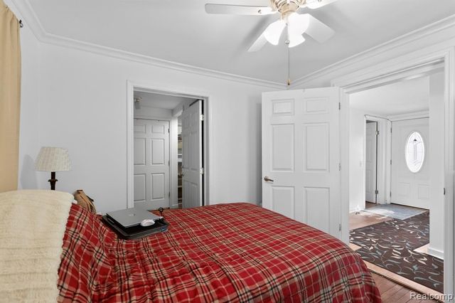 128 Front Drive, Whitmore Lake, MI 48189