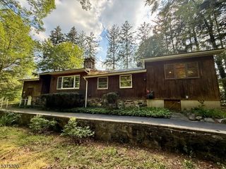 24 E Park Dr, West Milford Twp., NJ 07480