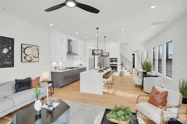 313 E Peterson Drive, Charlotte, NC 28217