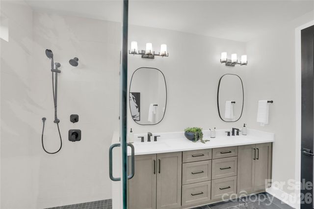 313 E Peterson Drive, Charlotte, NC 28217