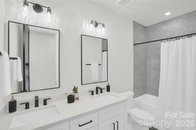 313 E Peterson Drive, Charlotte, NC 28217