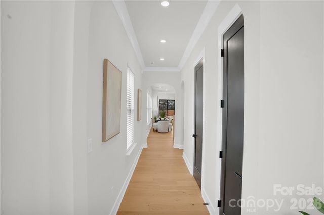 313 E Peterson Drive, Charlotte, NC 28217