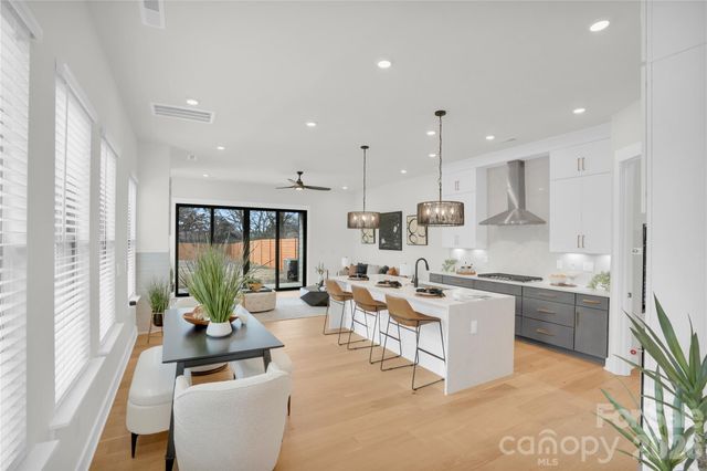 313 E Peterson Drive, Charlotte, NC 28217