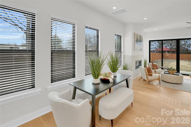 313 E Peterson Drive, Charlotte, NC 28217