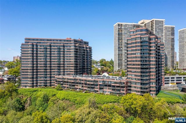 100 Carlyle Drive VP6, Cliffside Park, NJ 07010