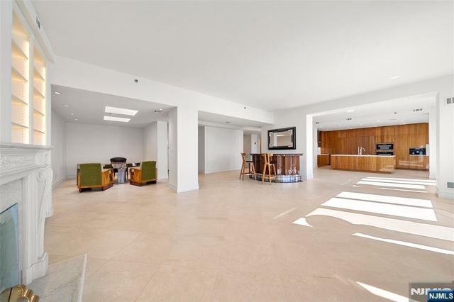100 Carlyle Drive VP6, Cliffside Park, NJ 07010
