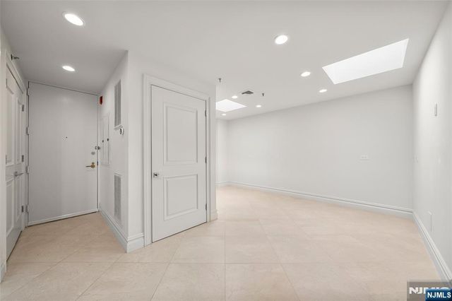 100 Carlyle Drive VP6, Cliffside Park, NJ 07010
