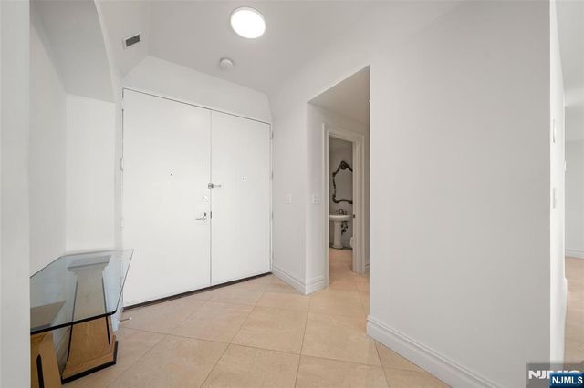 100 Carlyle Drive VP6, Cliffside Park, NJ 07010