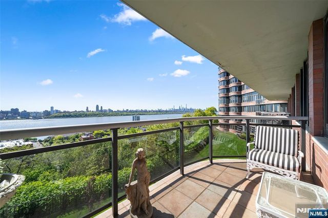 100 Carlyle Drive VP6, Cliffside Park, NJ 07010