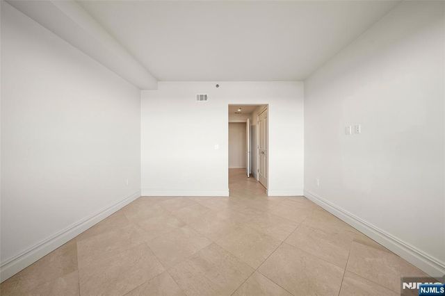 100 Carlyle Drive VP6, Cliffside Park, NJ 07010