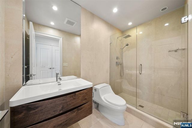 100 Carlyle Drive VP6, Cliffside Park, NJ 07010