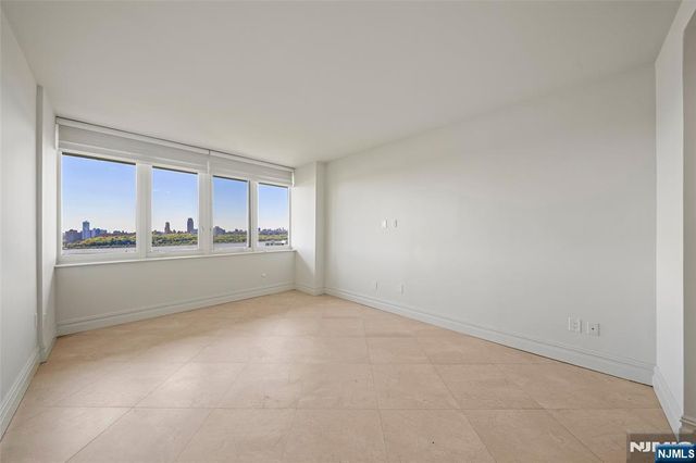 100 Carlyle Drive VP6, Cliffside Park, NJ 07010