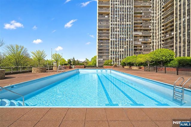 100 Carlyle Drive VP6, Cliffside Park, NJ 07010