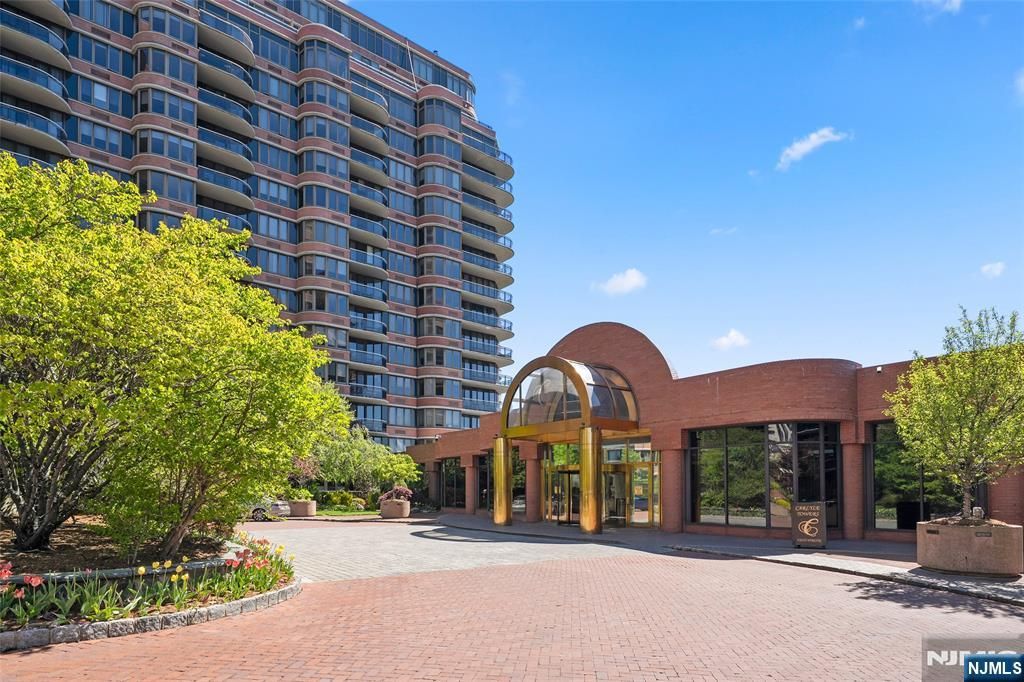 100 Carlyle Drive VP6, Cliffside Park, NJ 07010
